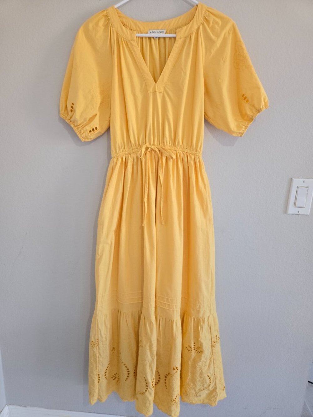 Moon River Yellow Eyelet Detail Puff Sleeve Waist tie Midi Dress size XS
